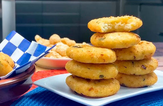 AREPAS DE CHICHARRON PRE-FRITAS LA VERDURERIA 6UND